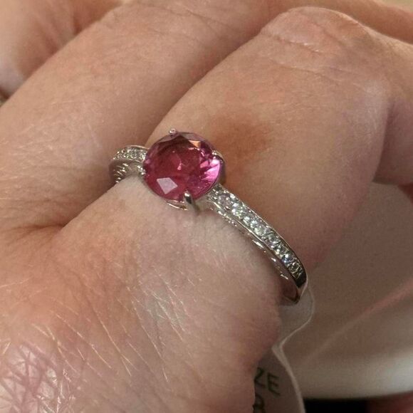 NWT Silver tone Pink Stone Ring - Picture 1 of 3
